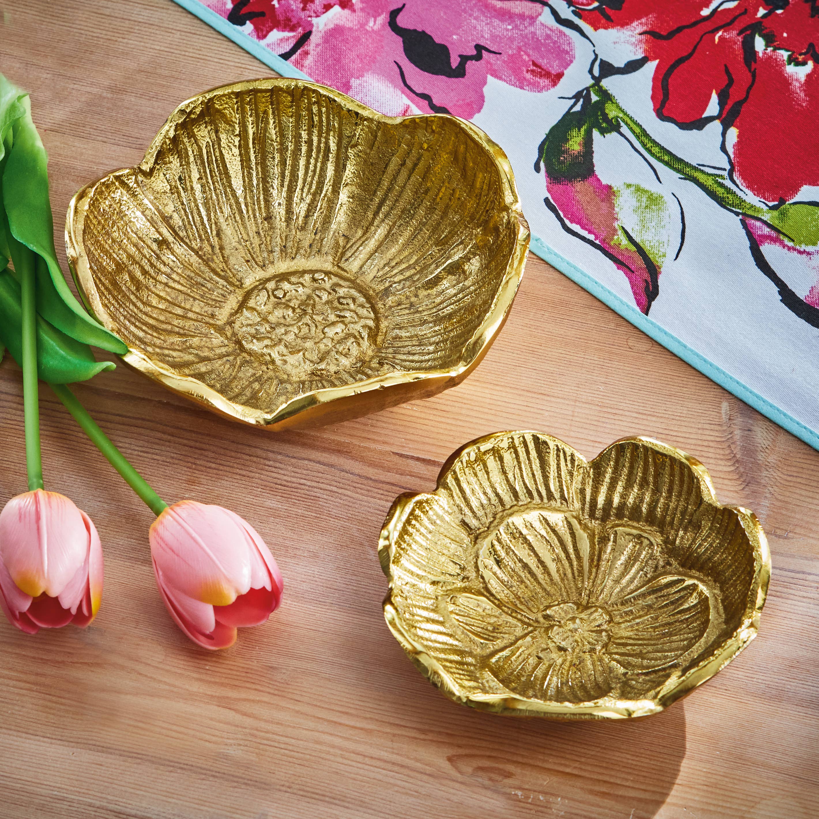 Blossom Cast Aluminum Dish Small - Image 2