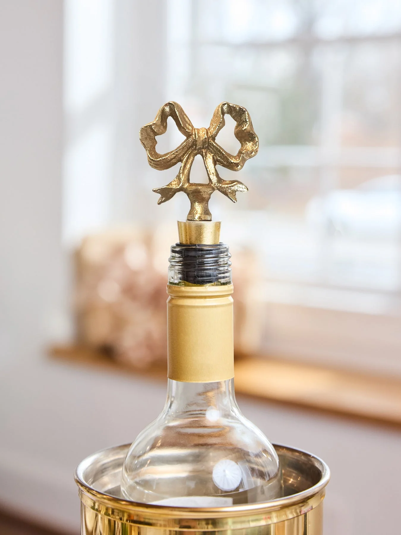 Gold Bow Wine Stopper - Image 2